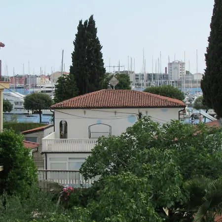 Apartments By The Sea Umag - 2528 *